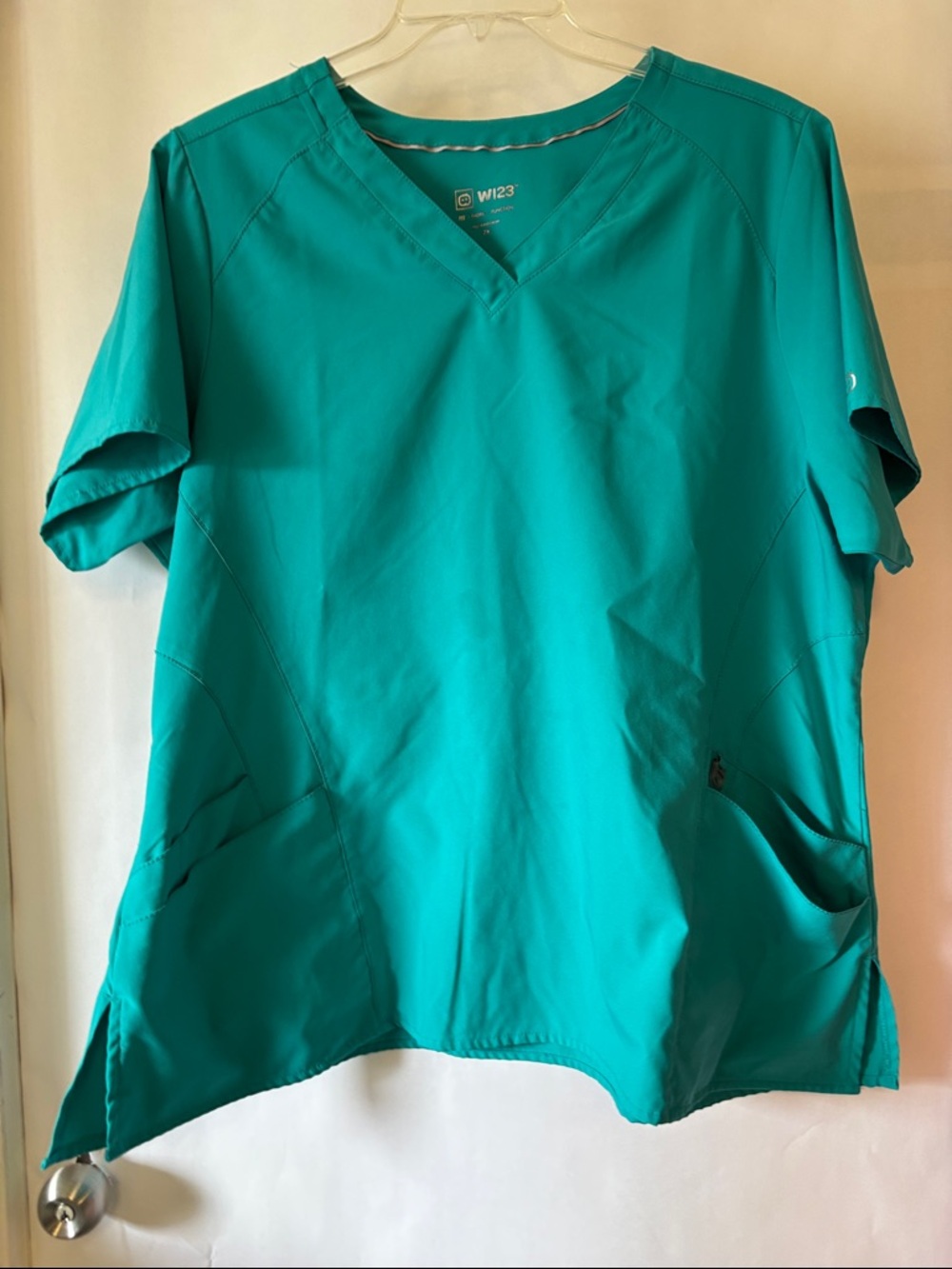 Women's V-Neck Scrub Top in Teal